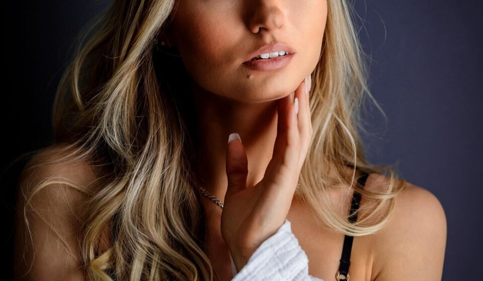 Emma Sirus: Age, Career & Net Worth 2026 Revealed